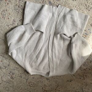 Ribbed Knit Cardigan in Light Gray